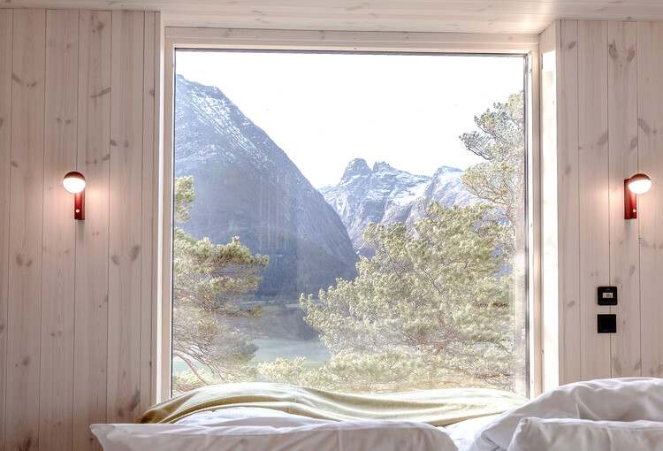 Steep Housing / Reiulf Ramstad Arkitekter - Фотография интерьера, спальня