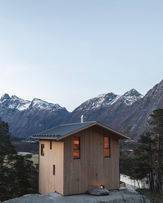Steep Housing / Reiulf Ramstad Arkitekter - Экстерьерная фотография, Дерево