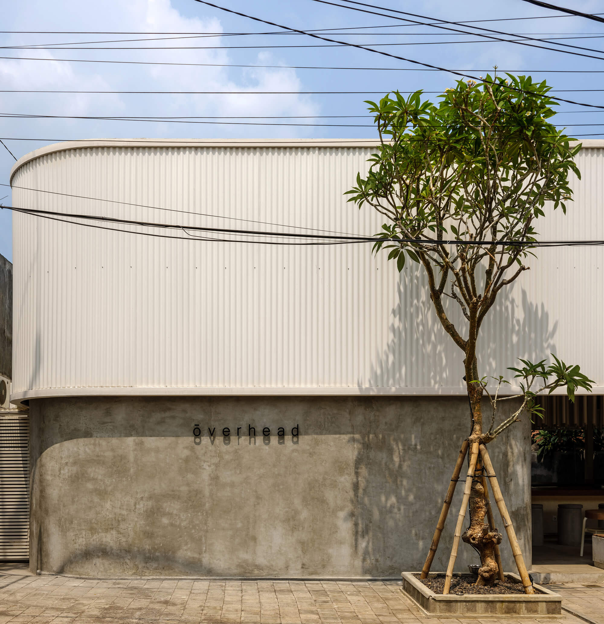 Overh Head Restaurant / Max Tsybin