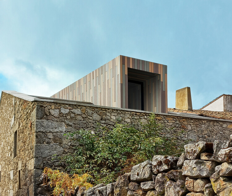Hidden House / Hombre de Piedra Arquitectos + Хуан Игнасио Вилда Марин - изображение 3 из 15