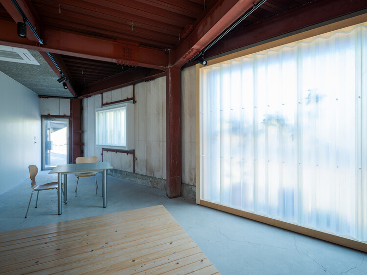 Дом в Кацусике / Yo Irie Architects - Фотография интерьера, стекло