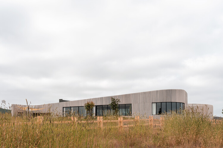 Wind House / Pablo Larroulet + Blaq Arquitectos - изображение 3 из 27