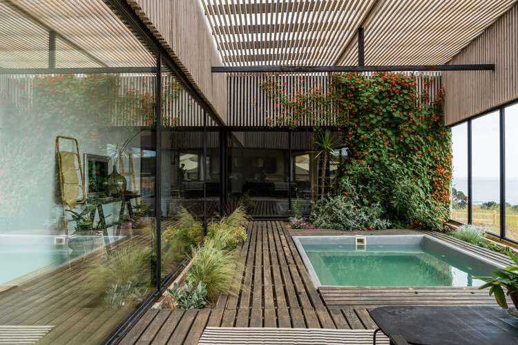 Wind House / Pablo Larroulet + Blaq Arquitectos - изображение 5 из 27