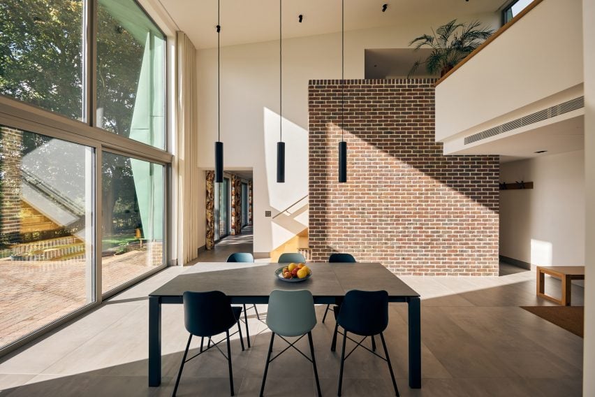 Столовая медного дна от Adrian James Architects