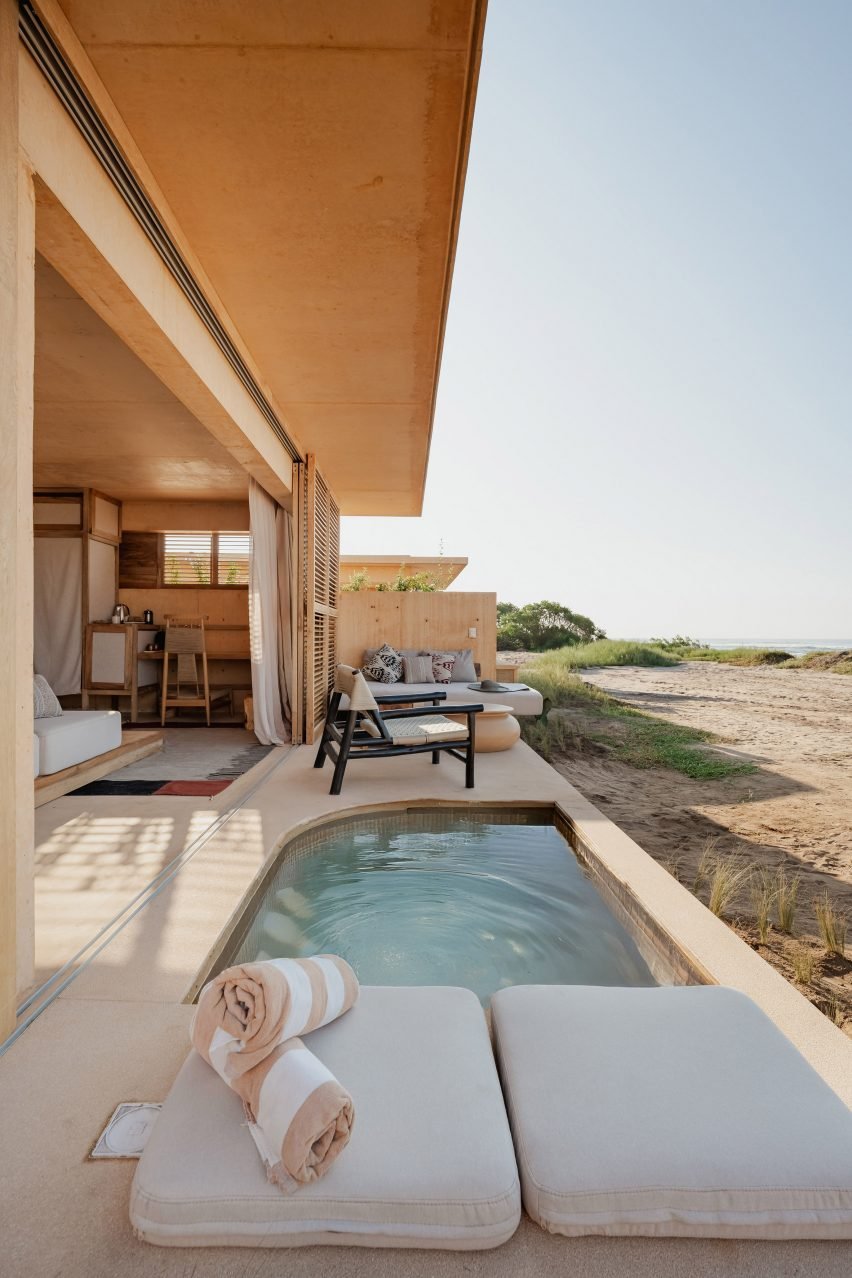 Небольшой бассейн в Oaxaca Resort