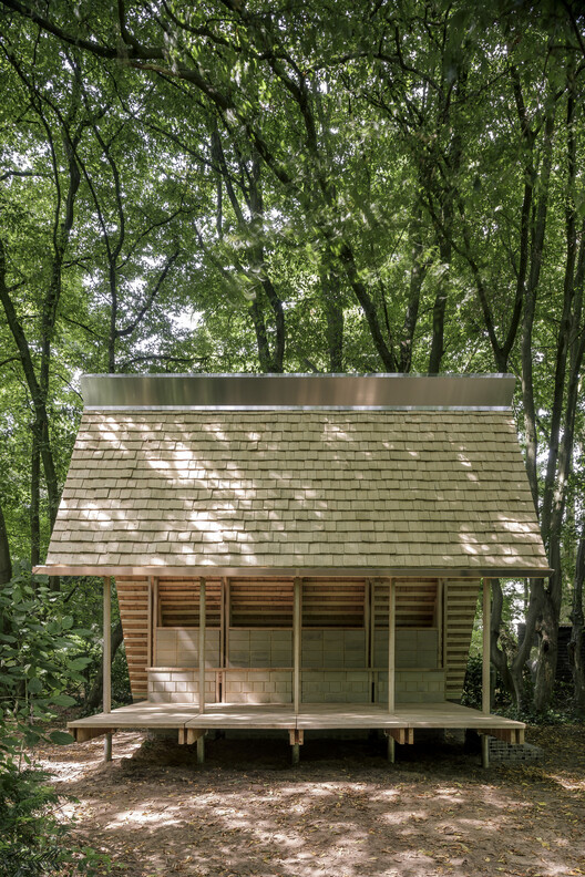 Building Beyond Pastorie Pavilion / Здание вне границ университета Хасселт - фотография экстерьера, дерево