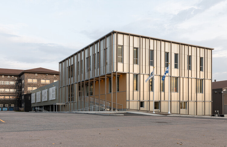 Инновационный павильон и исследовательский центр CEDFOB / STGM Architectes - внешняя фотография, фасад, стекло, бетон