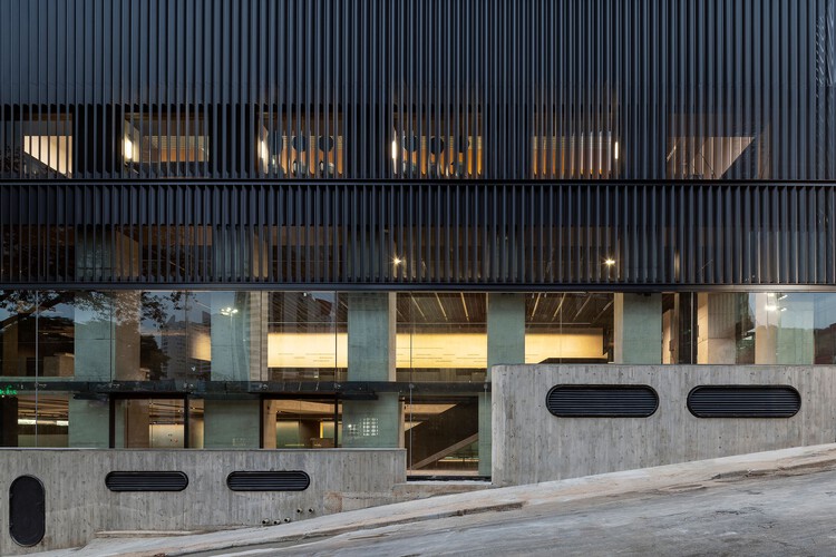 Здание MASP Пьетро Мария Барди / Metro Arquitetos - изображение 24 из 35