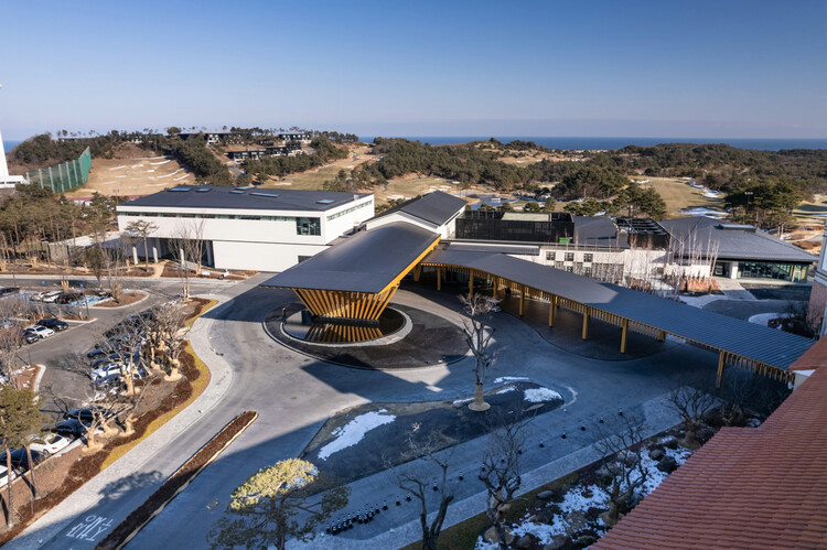 Seolhaeone ClubHouse / JOHO Architecture - Фотография экстерьера