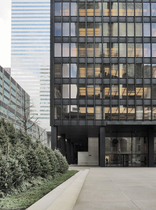 Modernism Reconsidered: Revisiting the Movement's Complex Relationship with Sustainability - Image 14 of 30