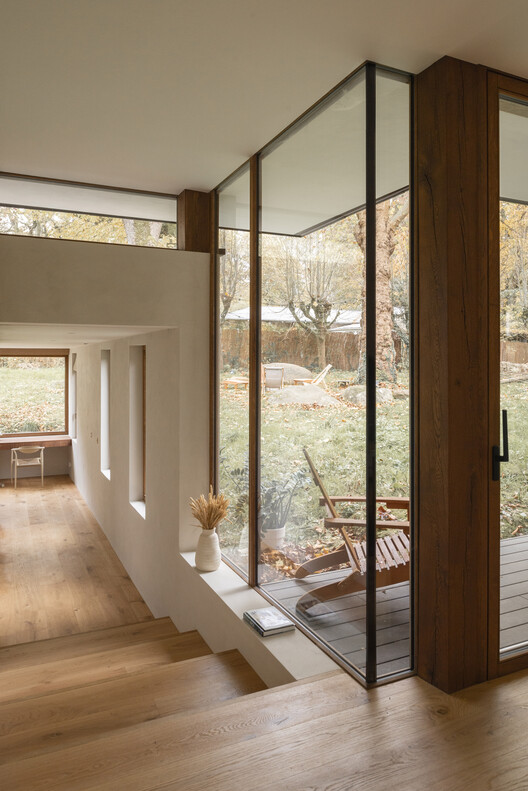 Sous Les Ailes Bioclamatic House / Kida Architecture & Design - Интерьерная фотография, древесина
