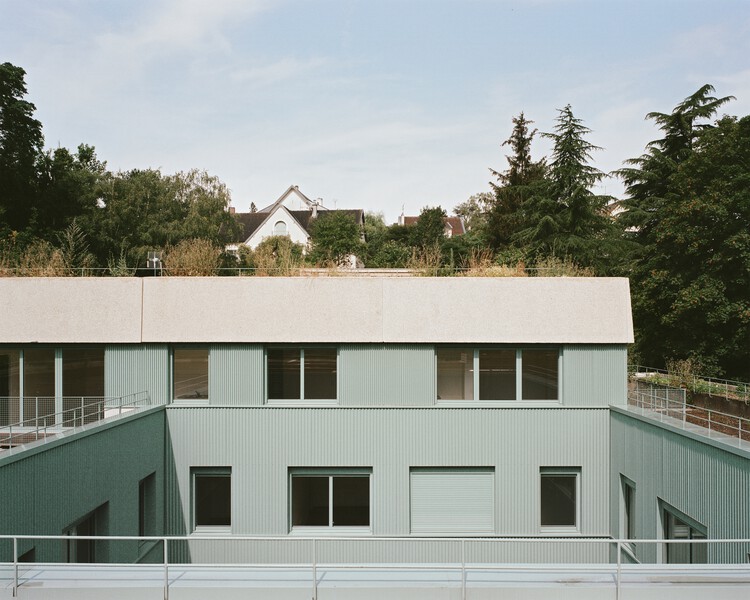 Джин Мулен здание / AZC Architects - Экстерьерная фотография