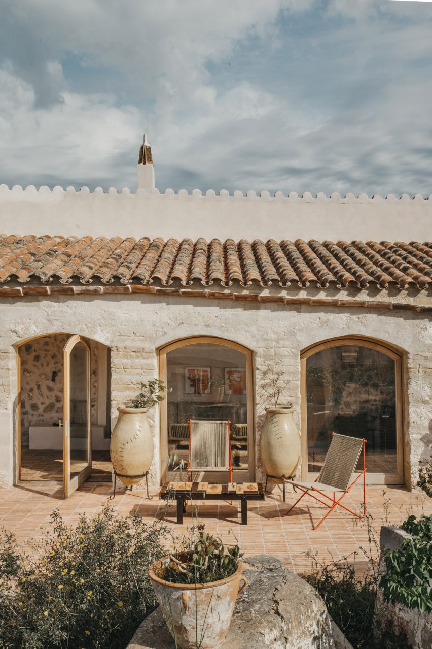 Menorca Farmhouse Conversion, Estancia San Hosé, Atelier du Pont и Aru Arquitectura