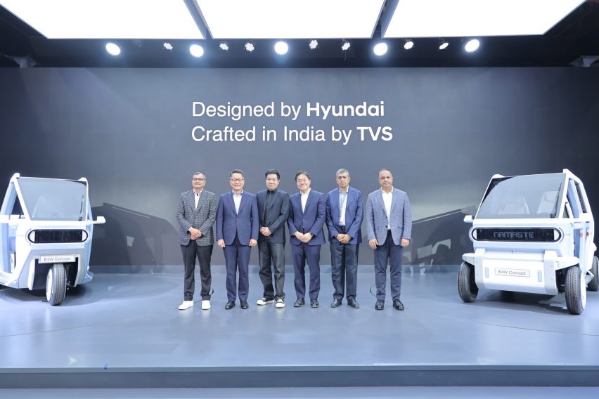 Представители Hyundai and TVS Motor Company в Bharat Mobility Global Expo 2025