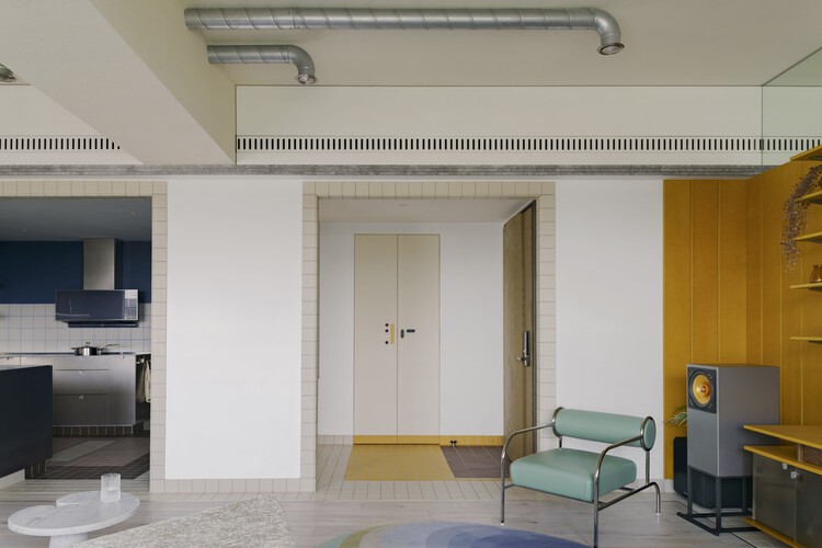 LEE Residence / InOrder Studio - Фотография интерьера, дерево, освещение, стул, стол, стекло