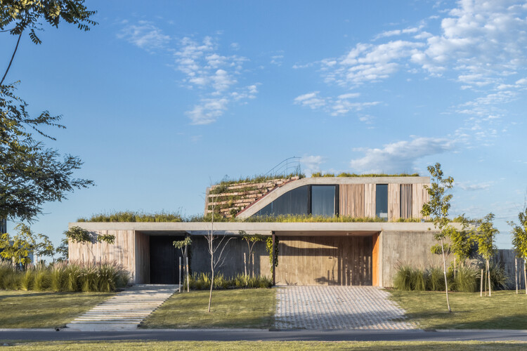 Nirvana House / AtelierM — Изображение 1 из 28