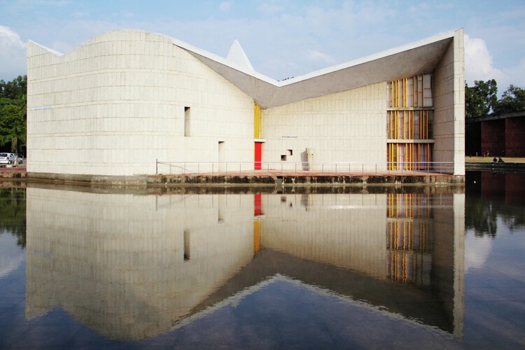 От колонизации до Le Corbusier: был ли модернизм в Индии навязыванием или приглашением? - изображение 1 из 9
