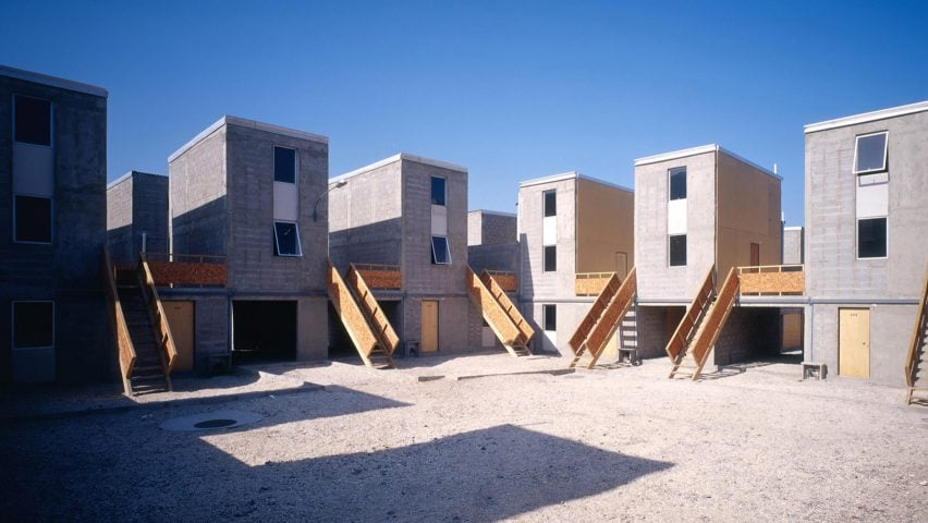 Проект Quinta Monroy Housing от Elemental Алехандро Аравены, завершивших неоплачиваемую стажировку