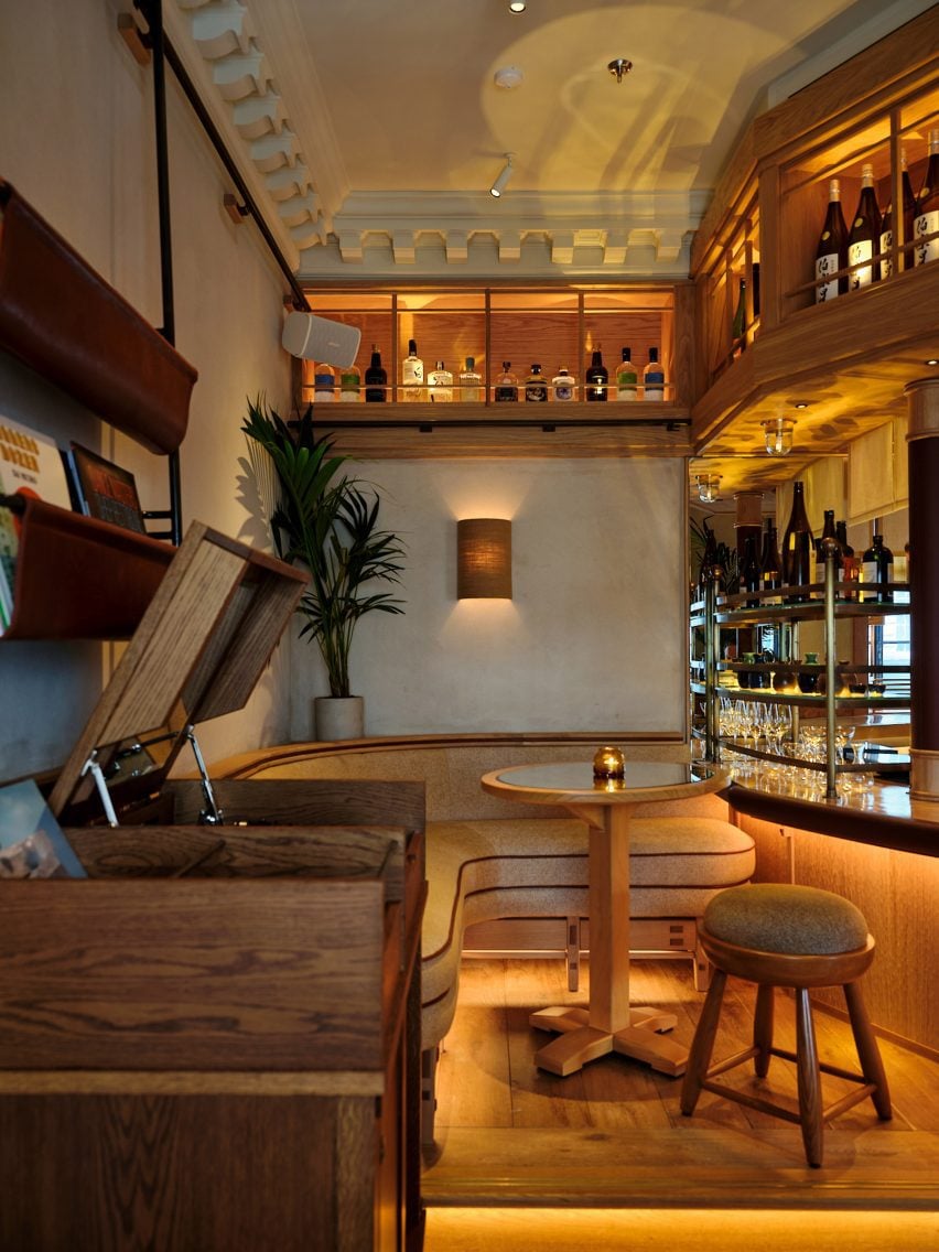 Бар для прослушивания Kioku Bar от Pirajean Lees