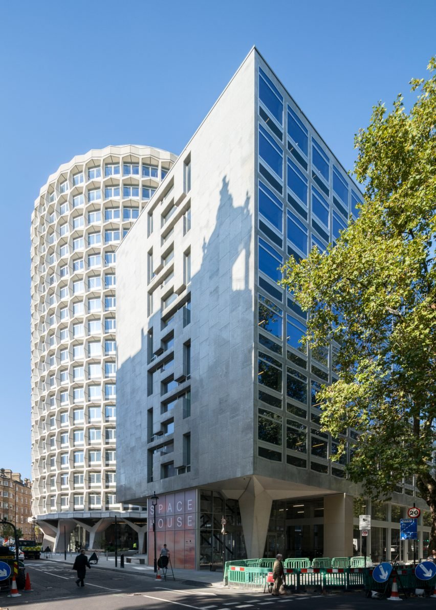 Реконструкция Brutalist Space House от Squire and Partners