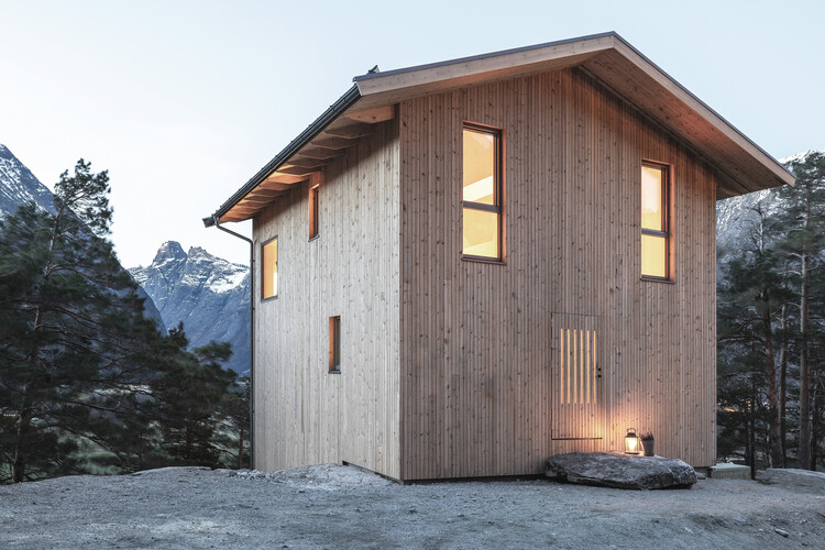 Steep Housing / Reiulf Ramstad Arkitekter - Экстерьерная фотография, Дерево