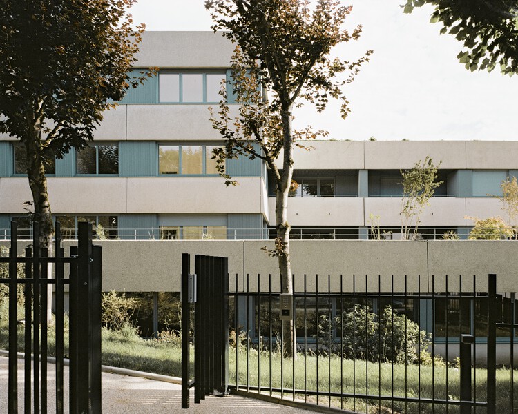 Джин Мулен здание / AZC Architects - Экстерьерная фотография