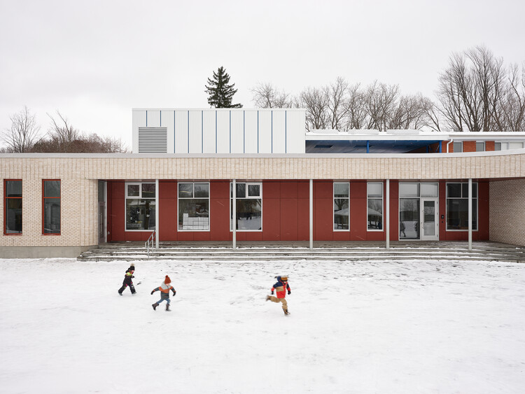 Школа Луи-Сен-Сен-Лавр / СТГМ Архитекторы + Ateliers Architecture-изображение 6 из 25