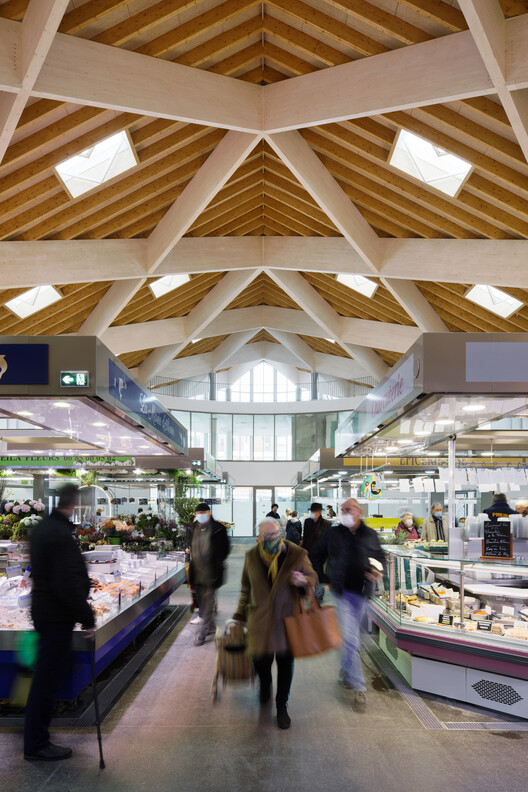 Шаррас Центр Рыночный зал Общественная парковка и Esplanade / Croixmariebourdon Architectes Associés - Interior Photography