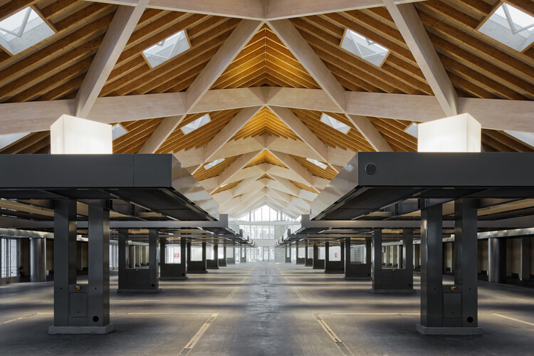 Шаррас -центр рыночный зал общественной парковки и Esplanade / Croixmariebourdon Architectes Associés - Изображение 11 из 23