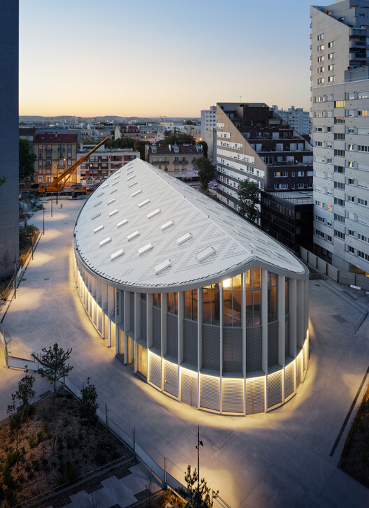 Шаррас Центр рыночный зал общественной парковки и эспланада / Croixmariebourdon Architectes Associés - Изображение 6 из 23