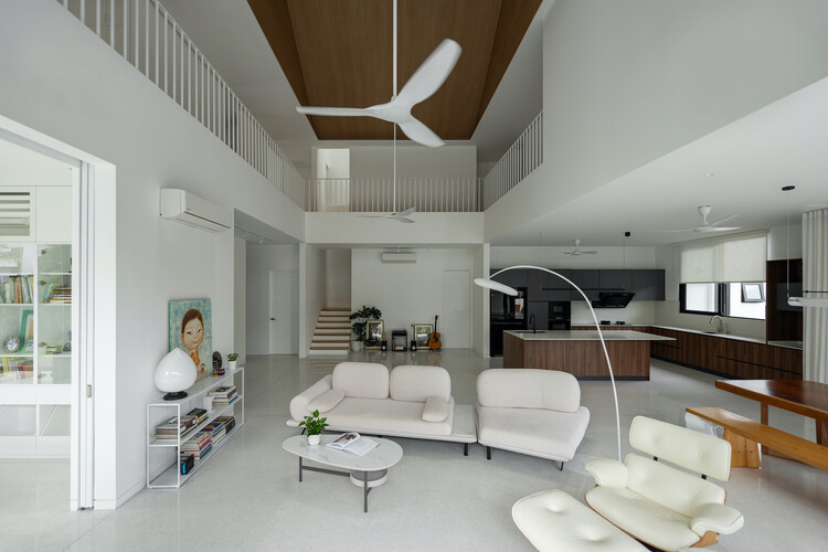 Lapatoo House / Fabian Tan Architect - Интерьерная фотография, освещение, стул