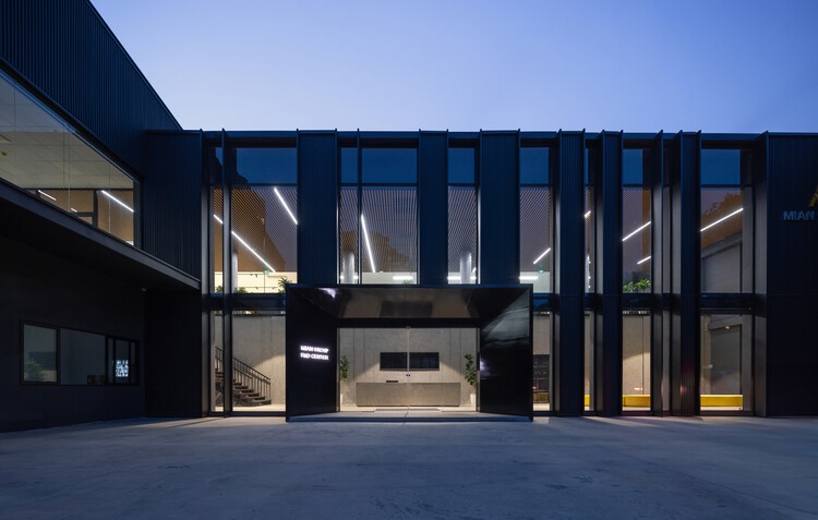 Mian R & D Реконструкция / IDEE Architects - Экстерьерная фотография, сталь