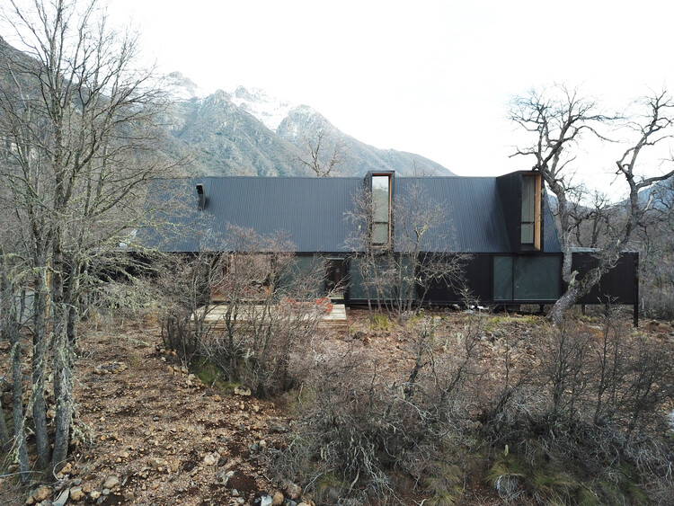 Trama House / Urzúa Soler Arquitectos - изображение 2 из 23