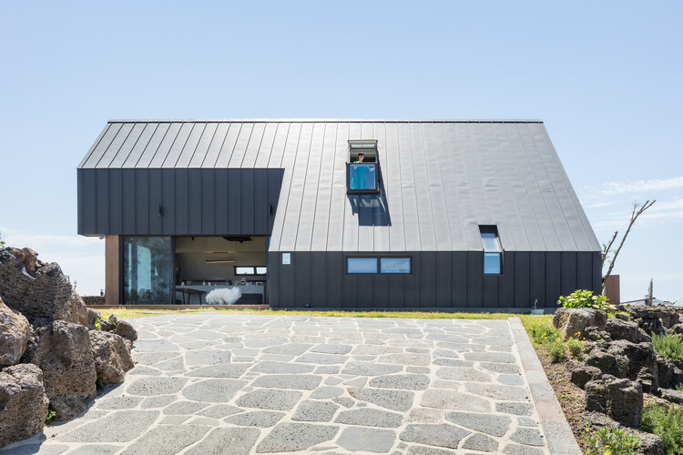 Ohyeongjae villa / Life Architects - изображение 2 из 22