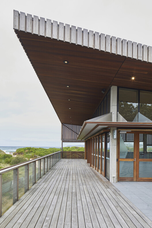 Длинные рифы Surf Life Saving Club / Adriano Pupilli Architects - Interior Photography, Wood, Balcony, Deck, Beam