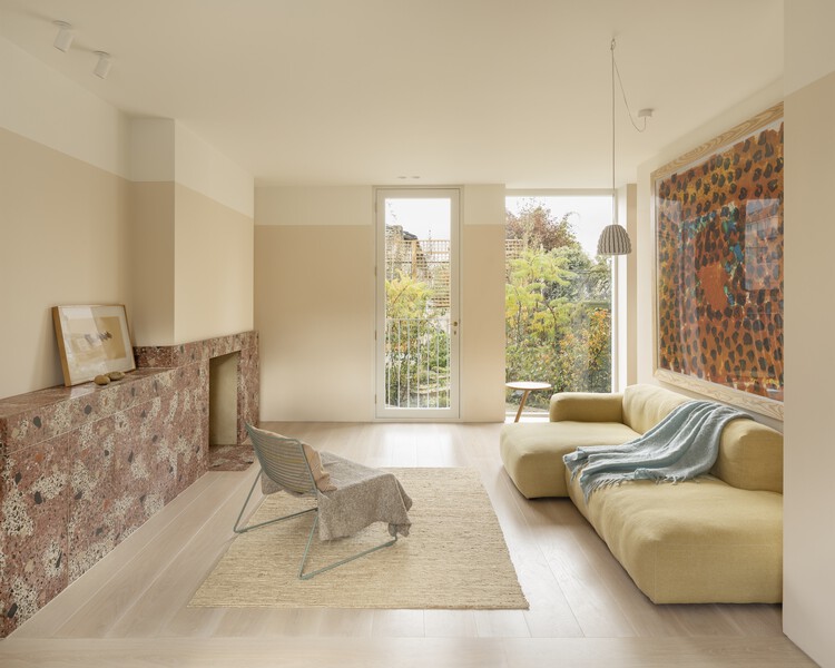 Raw House / O'sullivan Skoufoglou Architects - Интерьерная фотография, гостиная, дерево