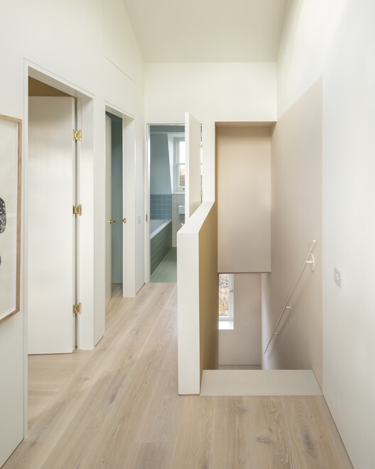 Raw House / O'Sullivan Skoufoglou Architects - изображение 22 из 35