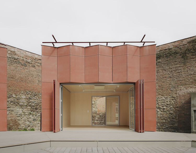 Burgbühne Beeskow / Atelier Fanelsa - внешняя фотография