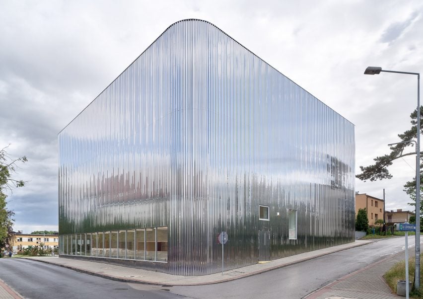 Куб -форма концертного зала от Slas architekti