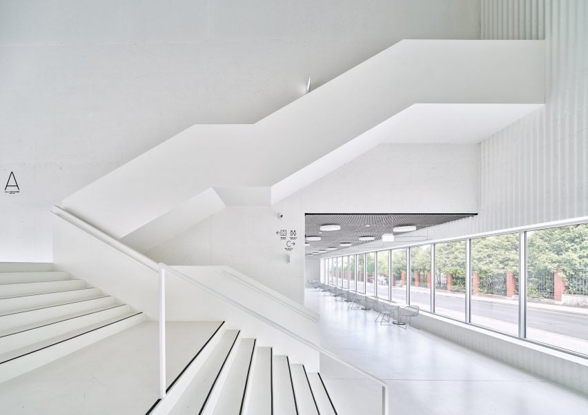 Лестница концертного зала от Slas Architekti
