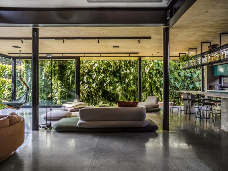 FBL House / Hgma + Claudia Haguiara Arquitetura - Интерьерная фотография, гостиная, дерево, сад