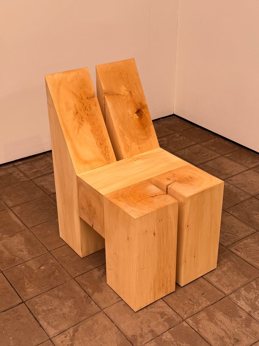 деревянный стул