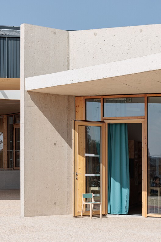 Школа Claudine Hermann / Sam Architecture - Интерьерная фотография, шкаф, древесина, бетон