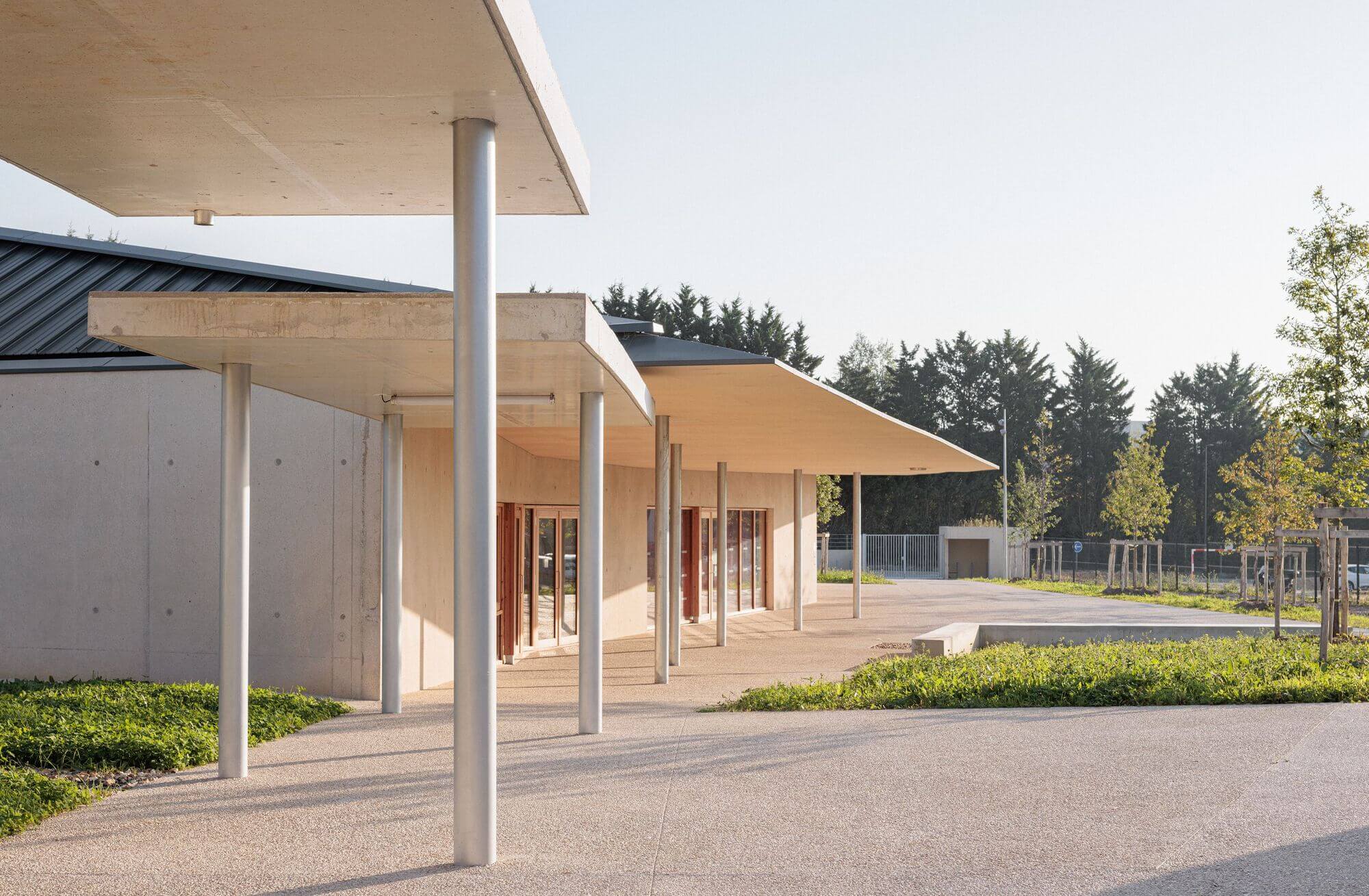Школа Claudine Hermann / Sam Architecture Architecture