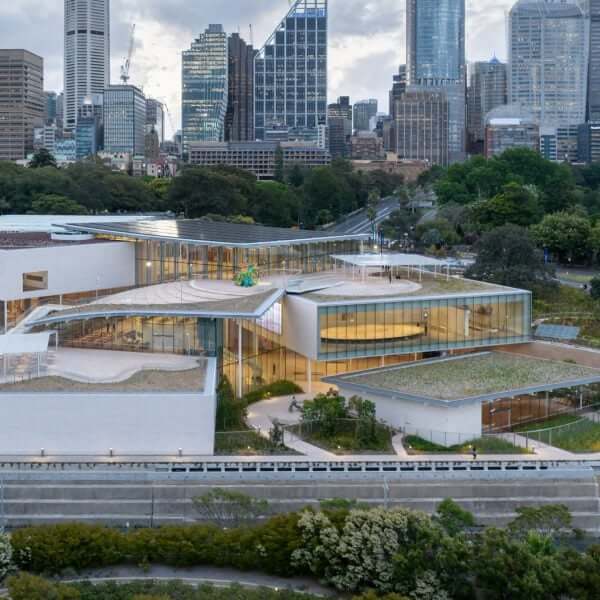 Примечательные проекты к 2025 году-победителю королевской золотой медаль Сана