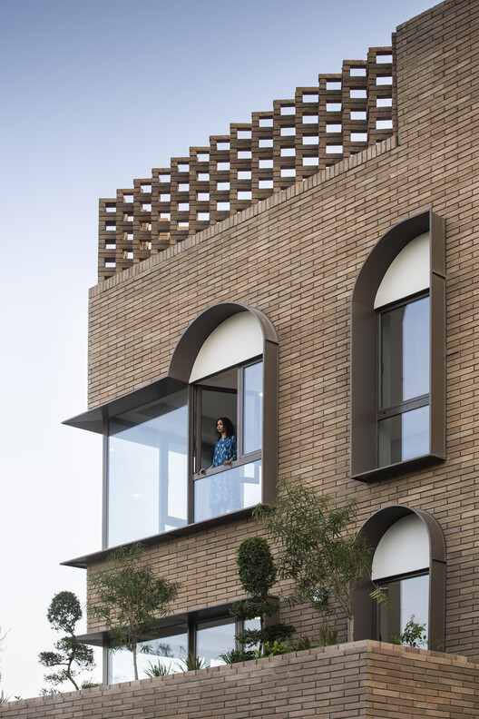 Yal Living / Agi Architects - внешняя фотография, фасад, кирпич