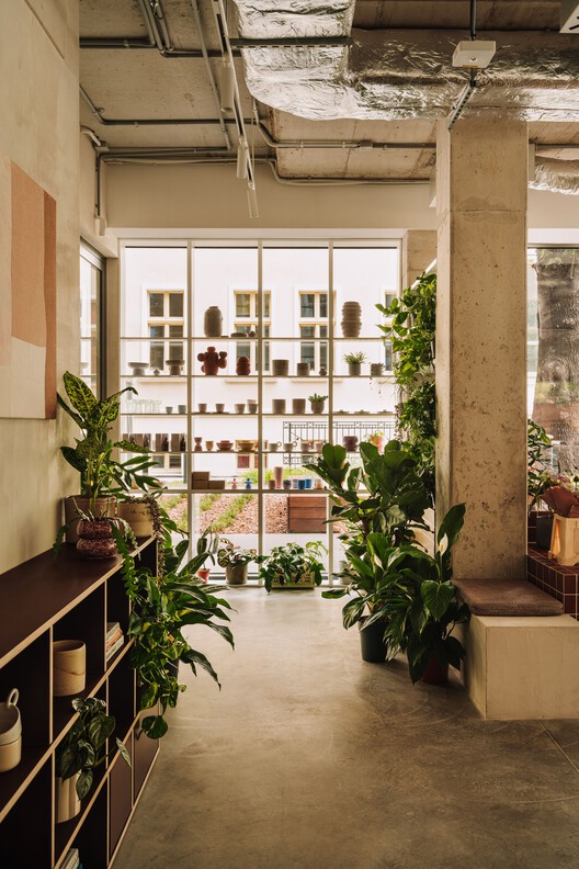 Helen Café / Cudo: - Внутренняя фотография