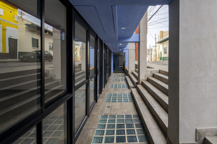 Monfort Suites Королевский многосемейный жилищный комплекс / Conceta gestión urbana sas + traco estudio de arquitectura + julian gámez - изображение 4 из 32