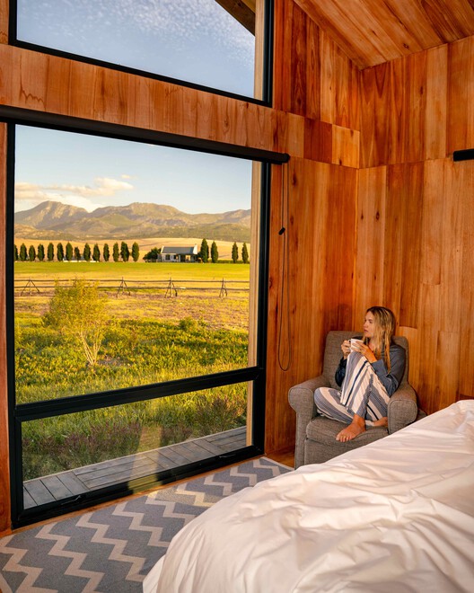 Natimby Lodge / Paul Elliott Architects - Интерьерная фотография, спальня