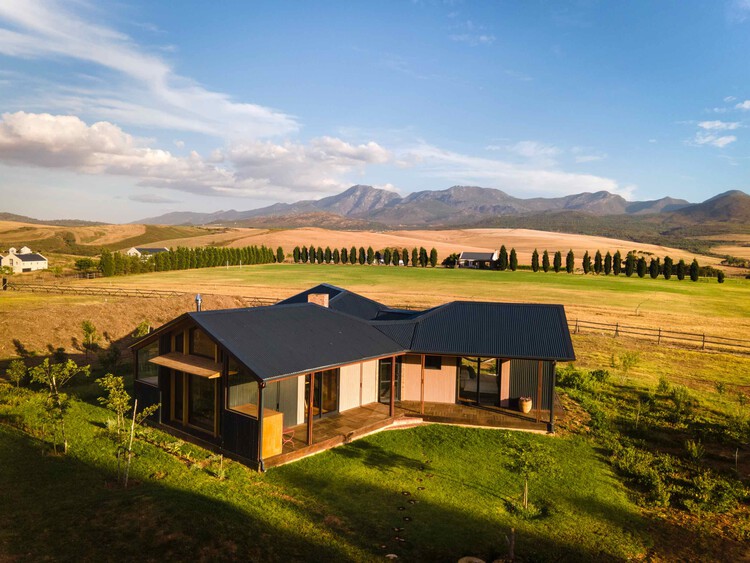 Natimby Lodge / Paul Elliott Architects - изображение 7 из 13